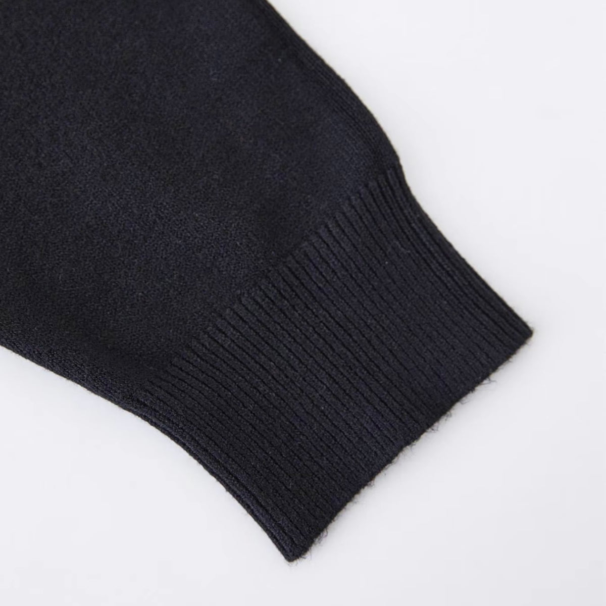 SUNDAY SWEATER